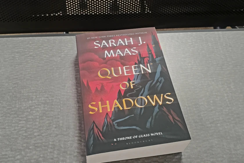 Queen of Shadows (Throne of Glass, 4) — Sarah J. Maas